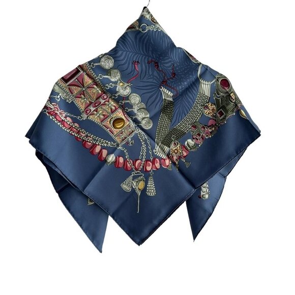 Auth HERMES Carre 90 - Blue Gray Pink Multi Scarf - Picture 2 of 4
